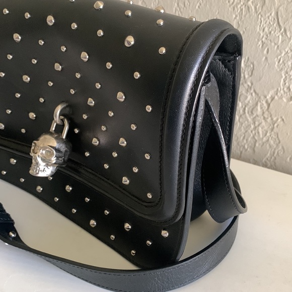 Alexander McQueen Studded Skull Crossbody - Picture 3 of 14